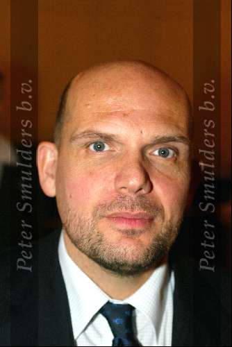 Amsterdam 7 november 2003
Ondertekening kontrakt Jaap v Zweden als dirigent van Philharmonisch concert 
r