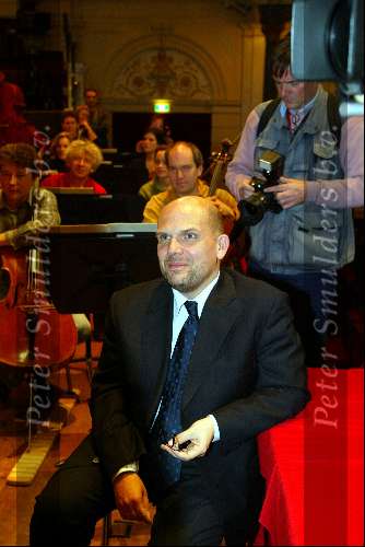 Amsterdam 7 november 2003
Ondertekening kontrakt Jaap v Zweden als dirigent van Philharmonisch concert