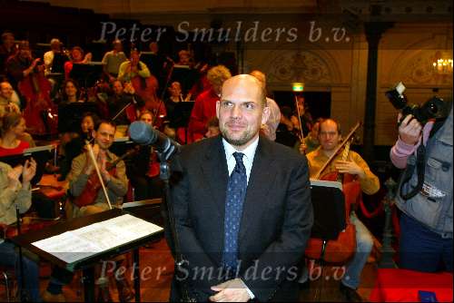 Amsterdam 7 november 2003
Ondertekening kontrakt Jaap v Zweden als dirigent van Philharmonisch concert