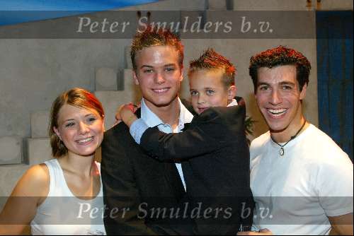 Utrecht 9 november 2003
Premiere Mama Mia in Utrec ht
Jim Idols  en Oren Schrijver en  Celine Purcell