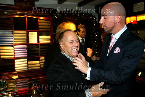 Amsterdam 27 november 2003.
Ralph Lauren Winkel op PC Hooftstraat 1 jarig bestaan.
Joop Braakhekke en Maik de Boer