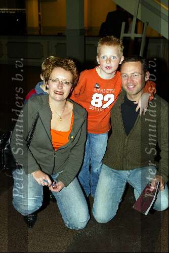 Kaatsheuvel 7 november 2003
Premiere doornroosje in dce efteling
Joost Buitenweg met kinderen en vrouw
