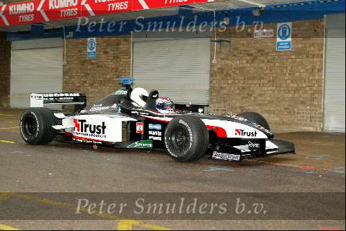 Donnington 25 november 2003
Trust & Minardi in donnington
Jos Verstappen  met zijn formule I Raceauto