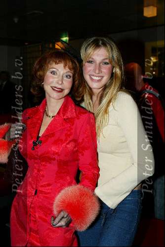 Amstelveen 26 november 2003
Presentatie boek Robert Schoemacher bij Special Sports.
Marijke Helwegen en Kelly Big Brother