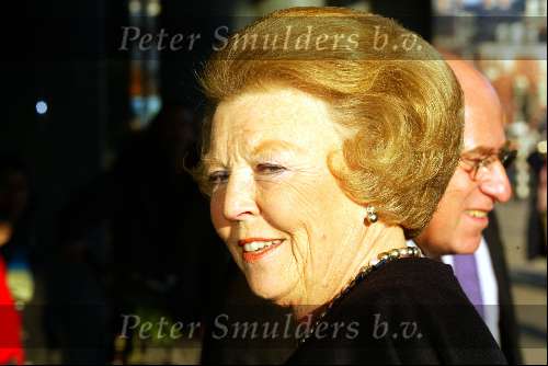 Amsterdam 6 november 2003
Koningin Beatrix bij concertgebouw