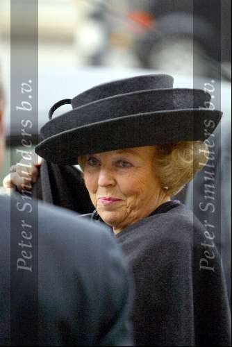 Amsterdam 12 november 2003
Koningin Beatrix bij tropenmuseum
