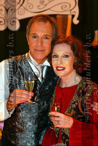Gouda  17 november 2003
Premiere hemelbed 
Liesbeth List met Jos Brink