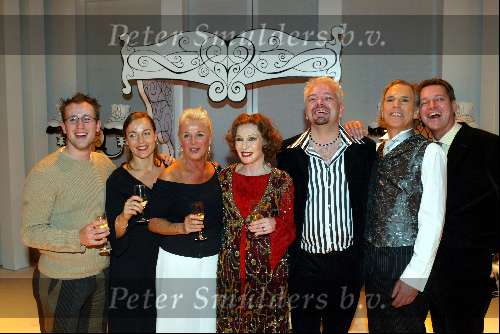 Gouda  17 november 2003
Premiere hemelbed met Jos Brink en Liesbeth List
Loeki Knol en Albert Verlinden