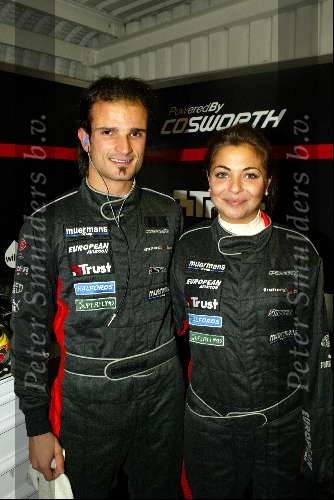 Donnington 25 november 2003
Trust & Minardi in donnington
Georgina Verbaan  en Liuzzi