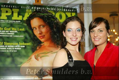 Amsterdam 11 november 2003
Aukje v Ginneken bij presentatie playboy in mercurius met Marieke v Ginneken