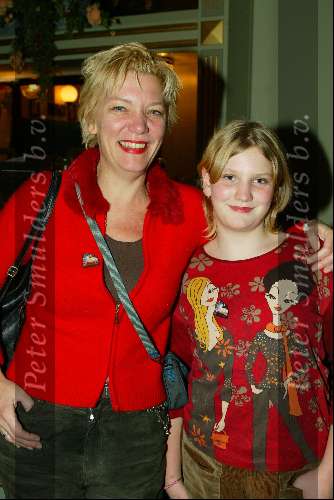 Kaatsheuvel 7 november 2003
Premiere doornroosje in dce efteling
Maya Eksteen met dochter