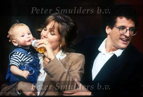 Hilversum 9 december 1992
Monique v d Ven met Edwin de Vries en hun inmiddels overleden zoontje Nino