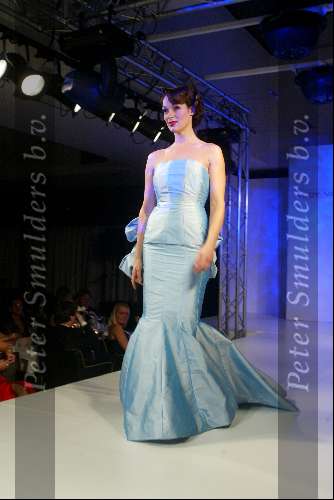Waalwijk 14 november 2003
modeshow addy v d krommenacker in waalwijk
Myrianna v Reeden