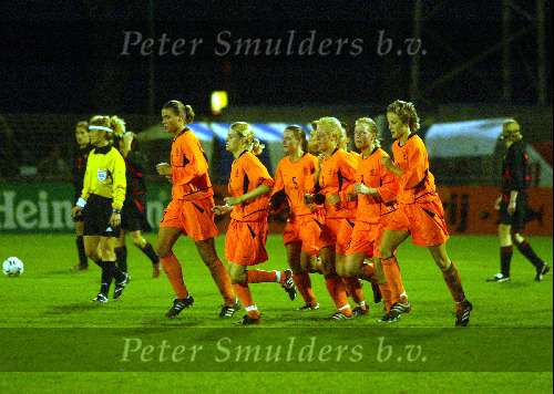 Eindhoven, 22 november 2003
Interland damesvoetbal Nederlnad-Belgie, eindstand