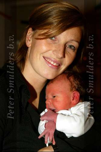 Castricum 27 november 2003
Nicky LaCroix met haar zoontje Oliver