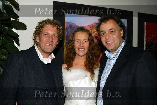 Loosdrecht 28 november 2003
Presentatie  Issue in het witte huis in Loosdrecht
Jean Marc des Bouvrie en Nicole des Bouvrie en Aad Ouborg