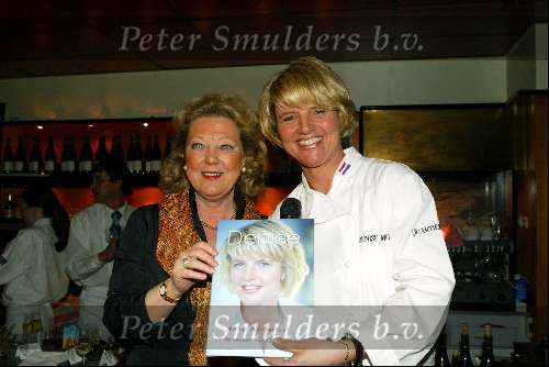 Amsterdam 20 november 2003
Presentatie boek Denise Mooij in Cartier Sud
met Odette v Thijn