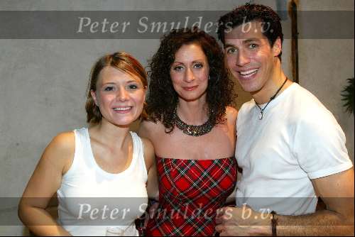 Utrecht 9 november 2003
Premiere Mama Mia in Utrec ht
Pia Douwes Oren Schrijver en  Celine Purcell