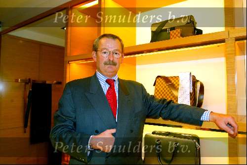 Amsterdam 13 november 2003
Winkel Louis Vuitton 1 jarig bestaan
Patick Louis Vuitton