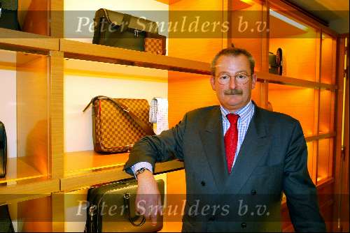 Amsterdam 13 november 2003
Winkel Louis Vuitton 1 jarig bestaan
Patick Louis Vuitton