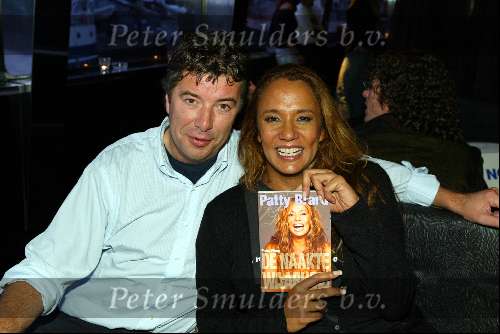 Amsterdam 14 november 2003
Presentatie cd gordon op de supperclub boot.
Patty Brard met Pieter v d Ploeg en haar boek