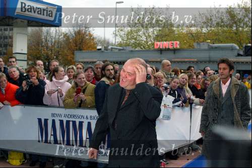 Utrecht 9 november 2003
Premiere Mama Mia in Utrec ht
Paul de Leeuw