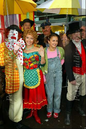 Amsterdam 16 november 2003
Premiere Pipo de Clown in het pathe arena theater
Mariska v Kolck   en Pipo de Clown met Meta Speksnijder en Rudy Falkenhagen