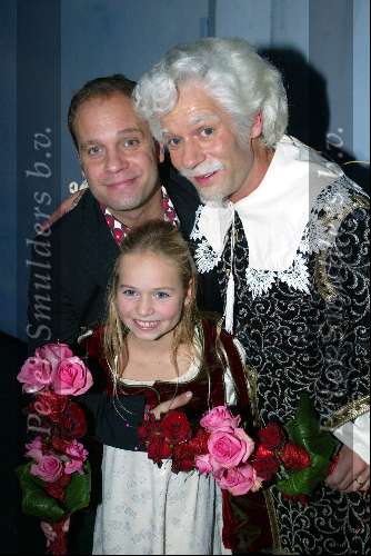Kaatsheuvel 7 november 2003
Premiere doornroosje in de efteling
Ron Boszhard met Carlo Boszhard en dochtertje