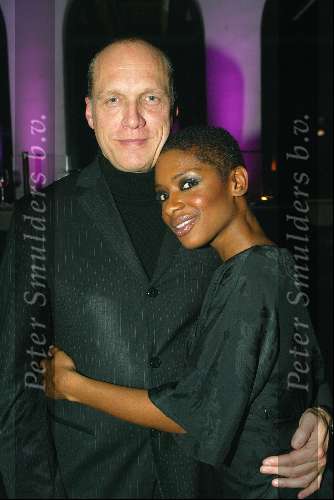 Amsterdam 11 november 2003
Presentatie sieradenlijn Otazu en Gassan diamonds
Silvana Simons met man