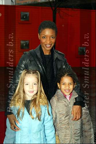 Amsterdam 16 november 2003
Premiere Pipo de clown in het pathe arena theater
Silvana Simons met dochter