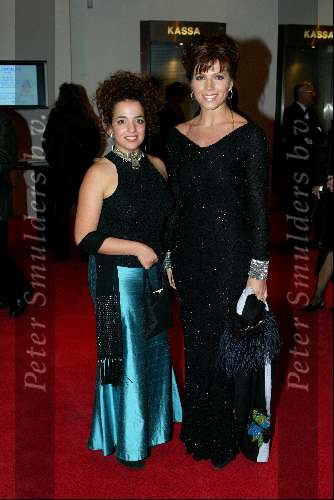 Utrecht 9 november 2003
Premiere Mama Mia in Utrec ht
Smadar Monsinos met Janke Dekker