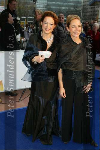 Utrecht 9 november 2003
Premiere Mama Mia in Utrec ht
Wilma Nanninga (links)