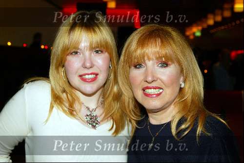 Amstelveen 26 november 2003
Presentatie boek Robert Schoemacher bij Special Sports.
Yvonne Keeley met dochter