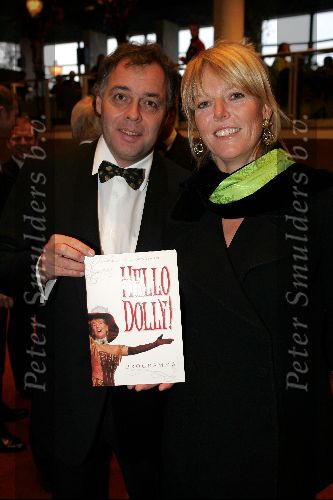 Eindhoven 21 november 2004
Premiere Hello Dolly in schouwburg Eindhoven.
Aad Ouborg met vrouw Dorien Ouborg