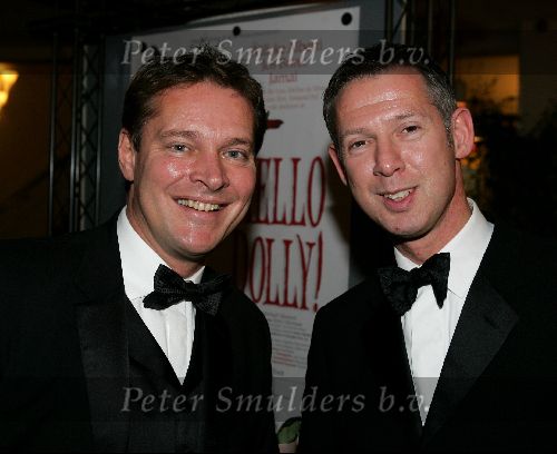 Eindhoven 21 november 2004
Premiere Hello Dolly in schouwburg Eindhoven.
Albert Verlinden met man Onno Hoes