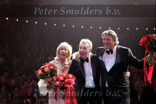 Amsterdam 26 november 2004
Premiere Andre v Duin in Carre
Andre v Duin Joke Bruijs en Gerard Cox