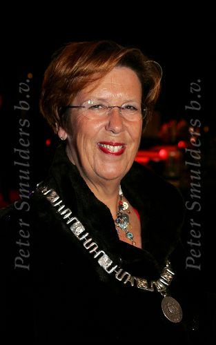 Almere 12 november 2004
Premiere Incredibles in nieuwe bioscoop Almere.
Annemarie Jorritsma met burgermeesters ketting