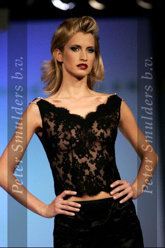 Den Bosch 27 november 2004
Modeshow Addy v d Krommenacker in de orangerie.
Anouk Voorveld