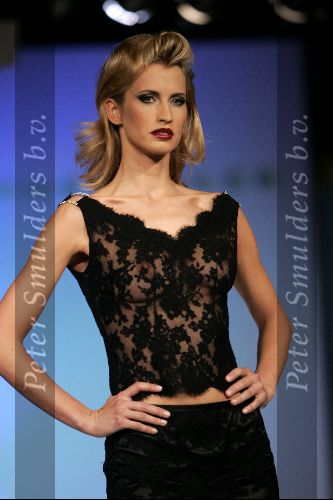 Den Bosch 27 november 2004
Modeshow Addy v d Krommenacker in de orangerie.
Anouk Voorveld