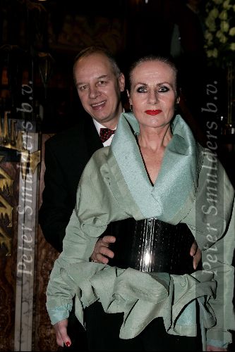 Amsterdam 29 november 2004
Presentatie nieuwe lijn Hans Schreuder in Tuschinski.
Ans Markus met man Wybe