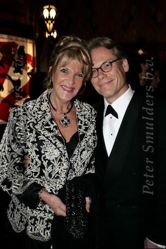 Amsterdam 29 november 2004
Presentatie nieuwe lijn Hans Schreuder in Tuschinski.
Astrid Engels met vriend