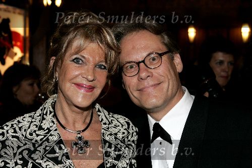 Amsterdam 29 november 2004
Presentatie nieuwe lijn Hans Schreuder in Tuschinski.
Astrid Engels met vriend