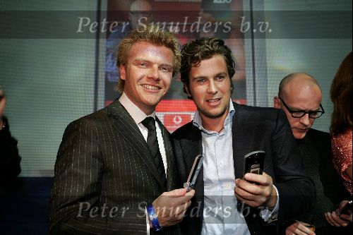 Amsterdam 18 november 2004
Presentatie 2goTV (vodafone) in de Kroon.
Bastiaan Ragas en Winston Gerschtanowitz met gsm