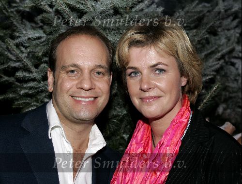 Rotterdam 6 december 2004
Optreden Gerard Joling in Ahoy.
Carlo Boszhard en Irene Moors voor kerstboom