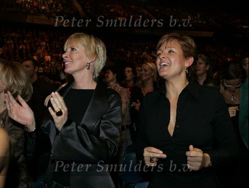 Rotterdam 6 december 2004
Optreden Gerard Joling in Ahoy.
Monique des Bouvrie en Caroline Tensen