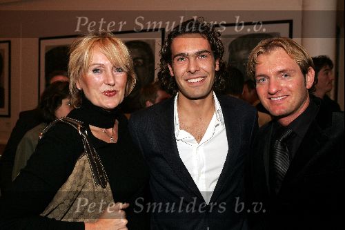 Den Haag 22 november 2004
Feestje Holland Casino in het circustheater.
Ferenc Lorch met moeder en Christian Looman