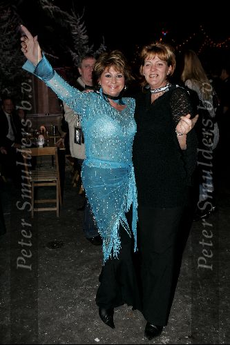 Rotterdam 6 december 2004
Optreden Gerard Joling in Ahoy.
Christine Kroonenberg met zus Gordon
