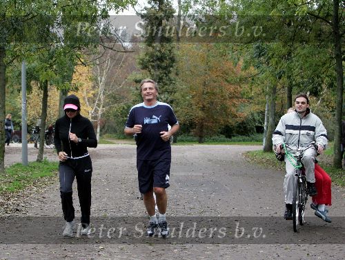 Amsterdam 31 oktober 2004
Connie Breukhoven hardlopen met Hans Breukhoven en PA Edwin in Vondelpark