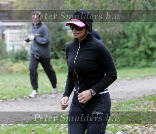 Amsterdam 31 oktober 2004
Connie Breukhoven hardlopen in vondelpark