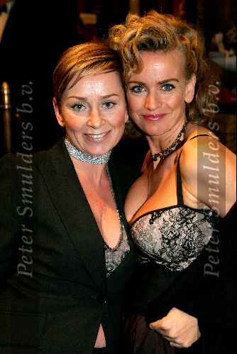 Amsterdam 8 november 2004
Premiere Bridget Jones  in tuschinski.
Daphne Deckers en een vriendin
